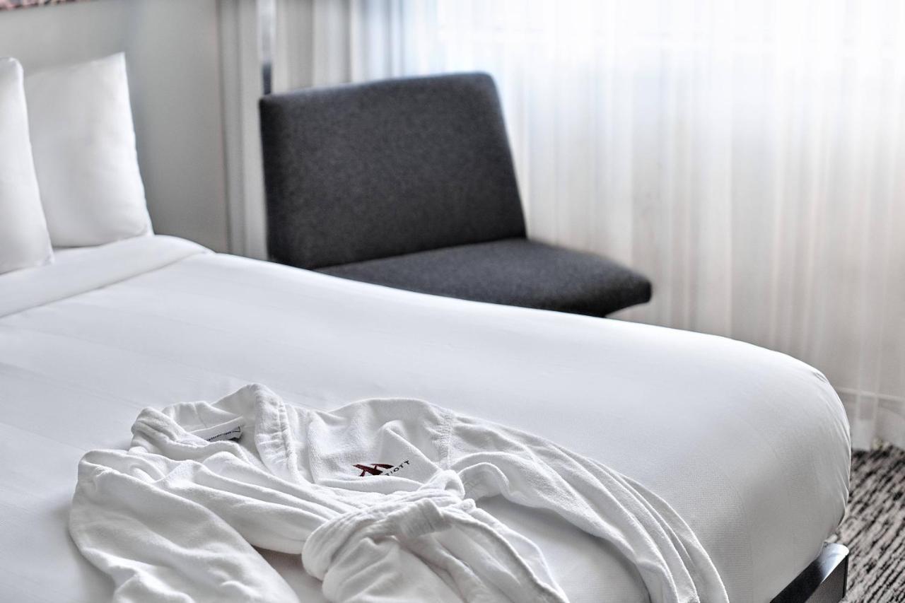 Pittsburgh Marriott North Hotel Cranberry Township Bagian luar foto